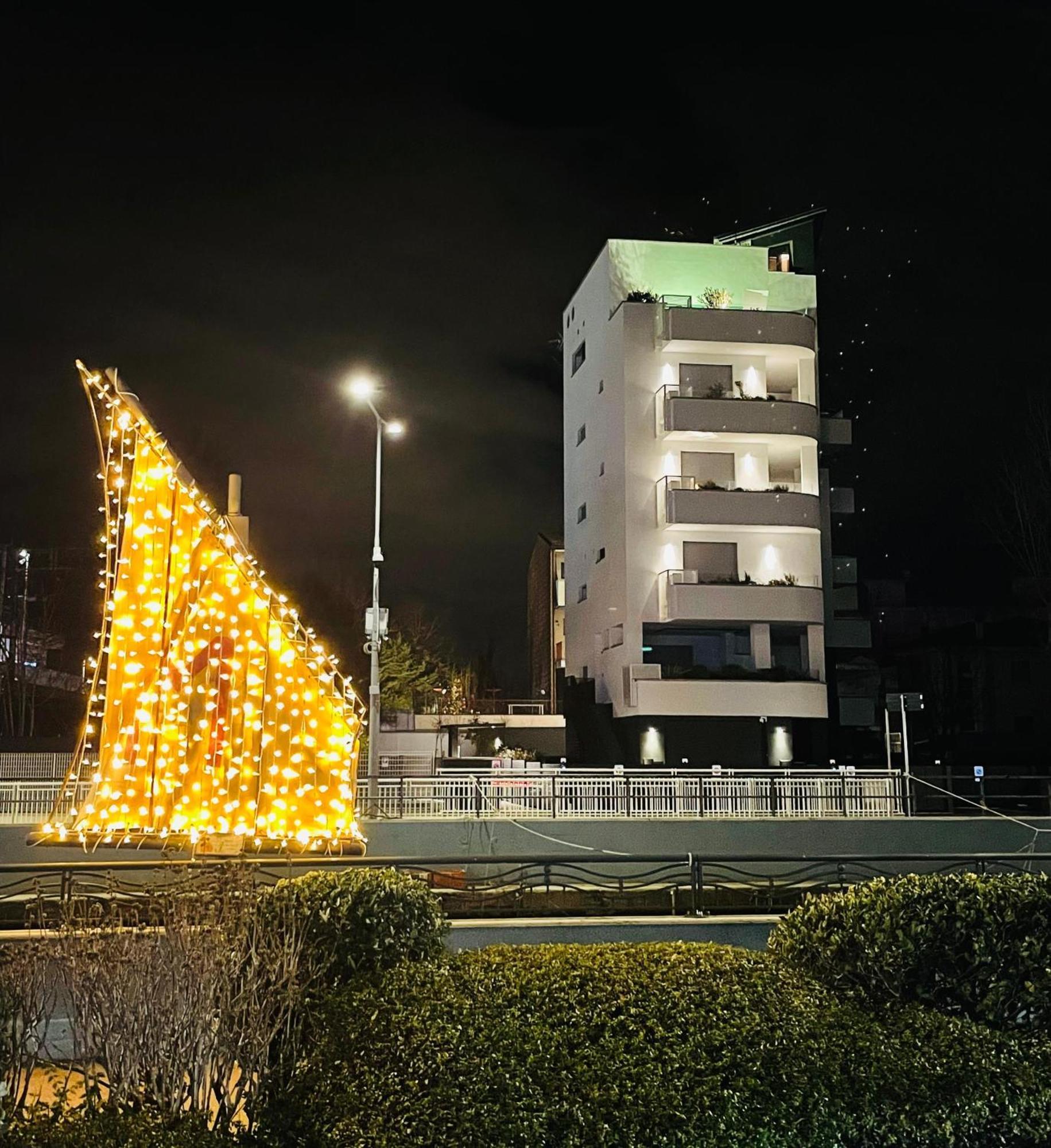 דירות ריצ'יונה La Torre Del Porto מראה חיצוני תמונה