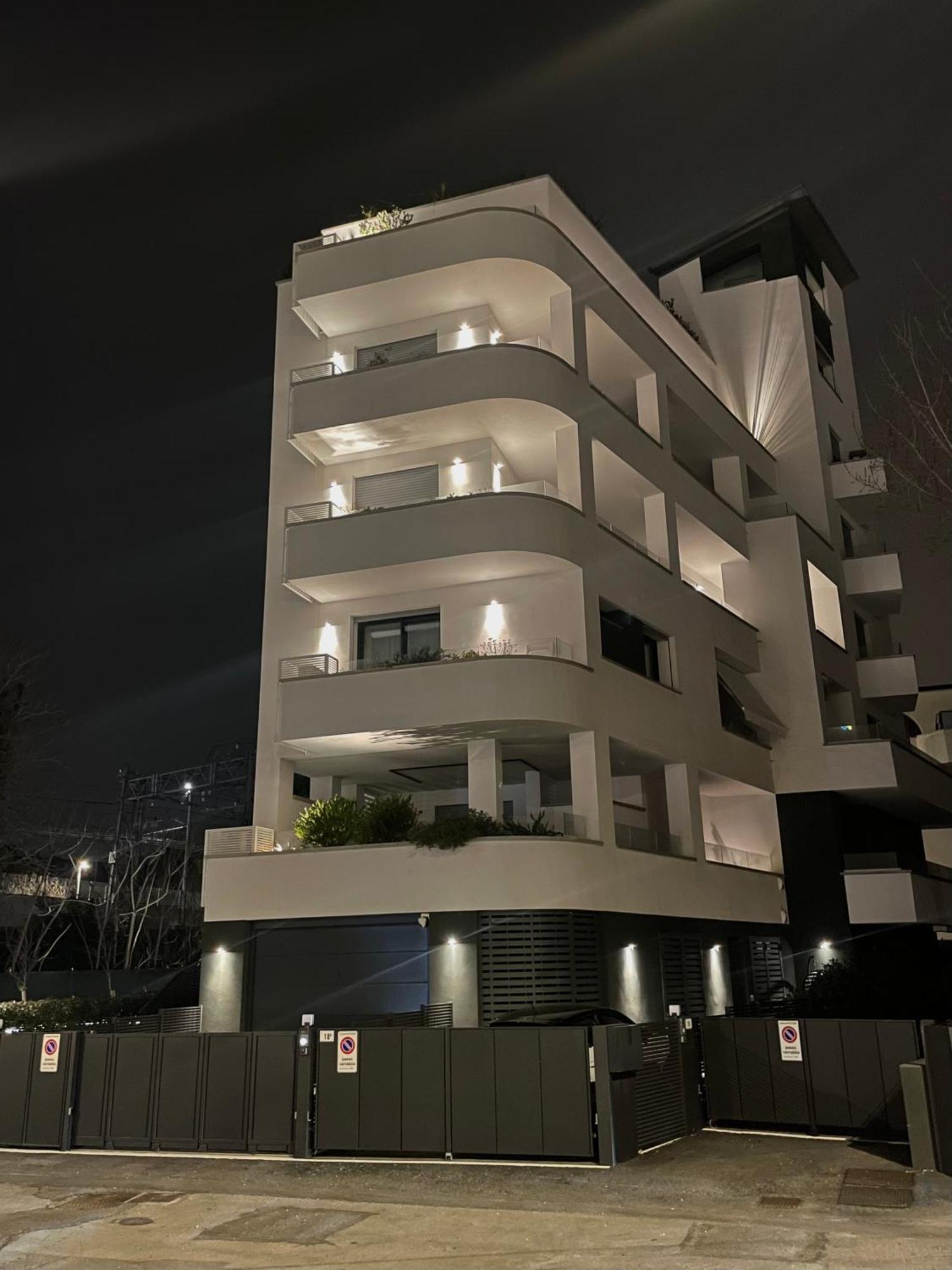 דירות ריצ'יונה La Torre Del Porto מראה חיצוני תמונה